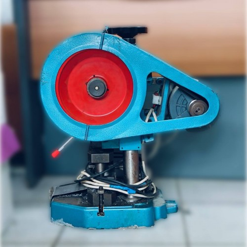 Вырубщик пластиковых карт Vektor BW200B Б/У Вырубщик пластиковых карт Vektor BW200B Б/У