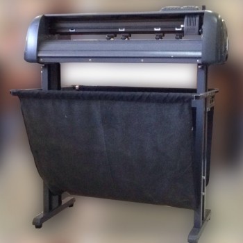 Режущий плоттер Zeoncut-720 PRO Б/У Режущий плоттер Zeoncut-720 PRO Б/У